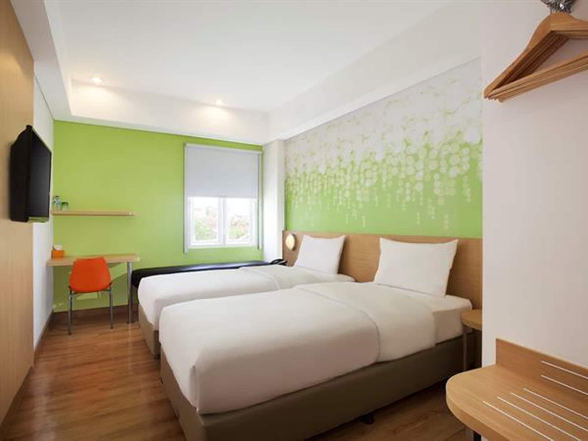 Zest Sukajadi Bandung By Swiss-Belhotel International Exterior photo